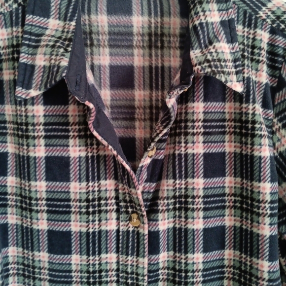 Shacket - Picture 3 of 3